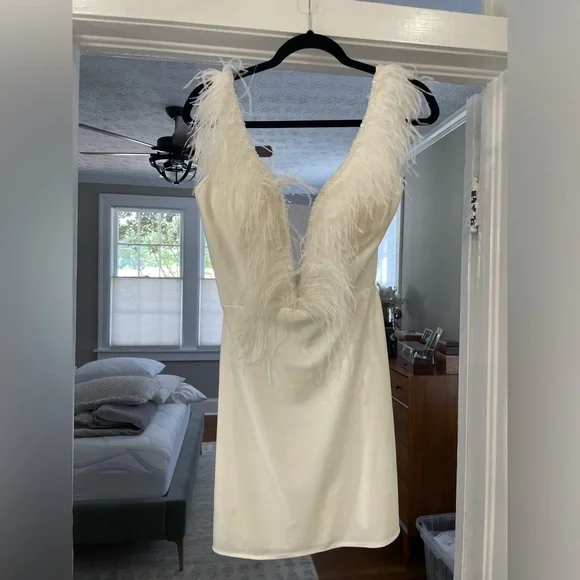 Alyce Paris (4725) white dress (not black) - Picture 2 of 4